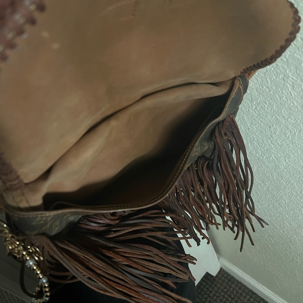 Louis Vuitton Brown Crossbody Bag with Fringe - Picture 4 of 16